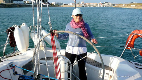 Isabelle apprend la voile
