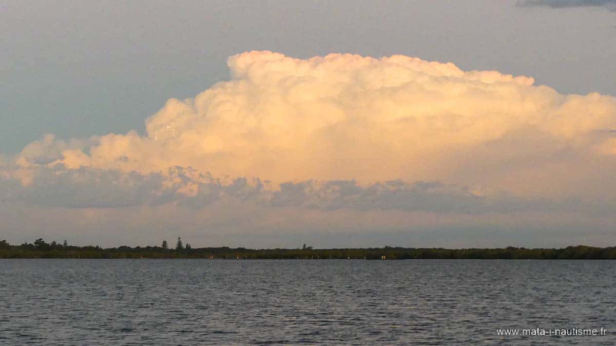 Pindimar bay l'orage s'éloigne
