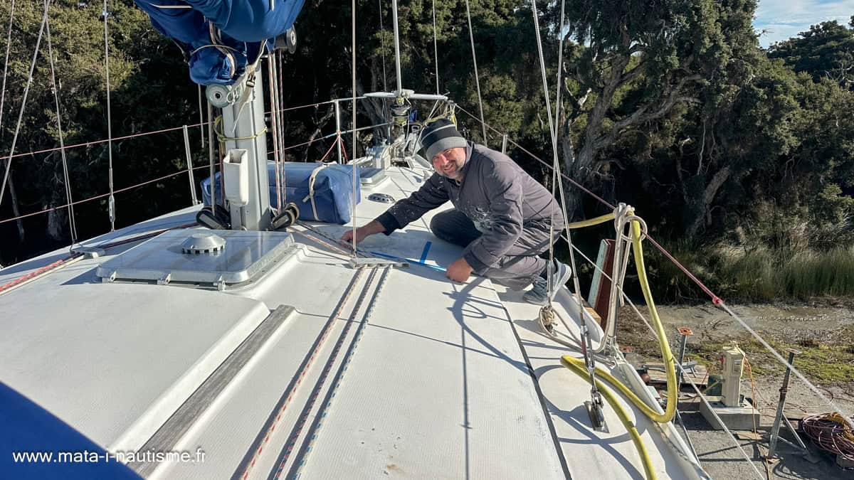 Bricolage sur le pont de FIDJI